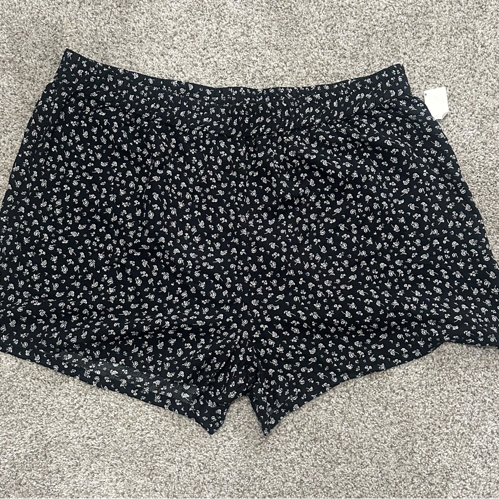 Abound Floral Shorts